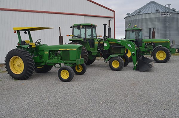 JOHN DEERE FARM EQUIPMENT AUCTION